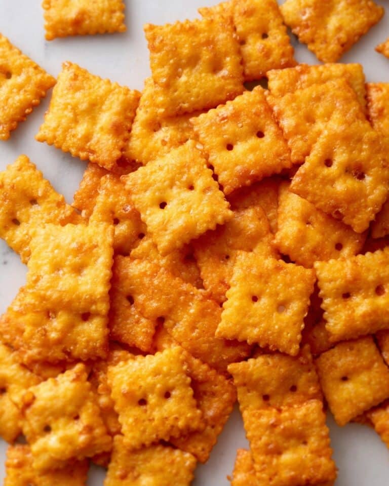 Easy Homemade Cheese Crackers (Cheez-It Copycat) Recipe